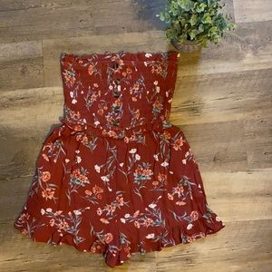 🍓American Eagle Romper🍓